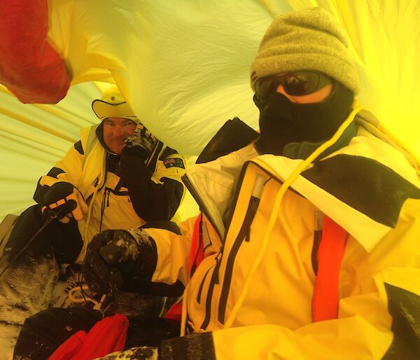 Rob and Ken take shelter