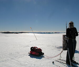 Jukka skiing to Robbo's