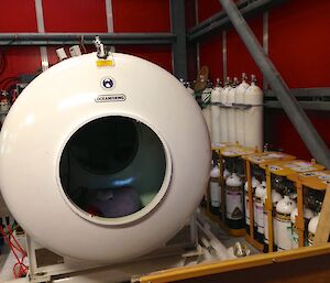 View looking into decompression chamber.