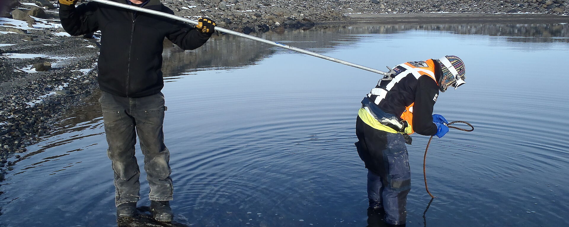 AGSOs in Lake Stinear recovering old science gear