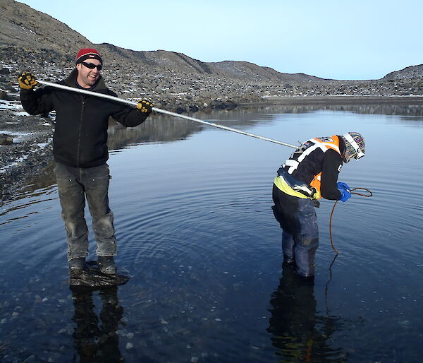 AGSOs in Lake Stinear recovering old science gear