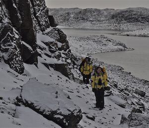 Expeditioners walking out to Deep Lake