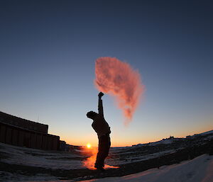 Hot water throwing at minus −30°C (image 2/6)