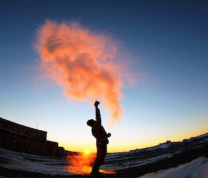 Hot water throwing at minus −30°C (image 4/6)