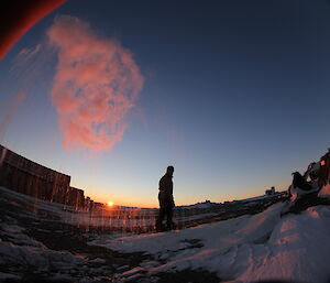 Hot water throwing at minus −30°C (image 6/6)