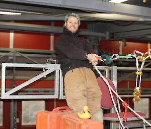 Darryl Seidel testing rope knots at SAR training Davis 2012