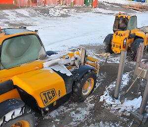 Vehicles with broken windscreens at Davis 2012