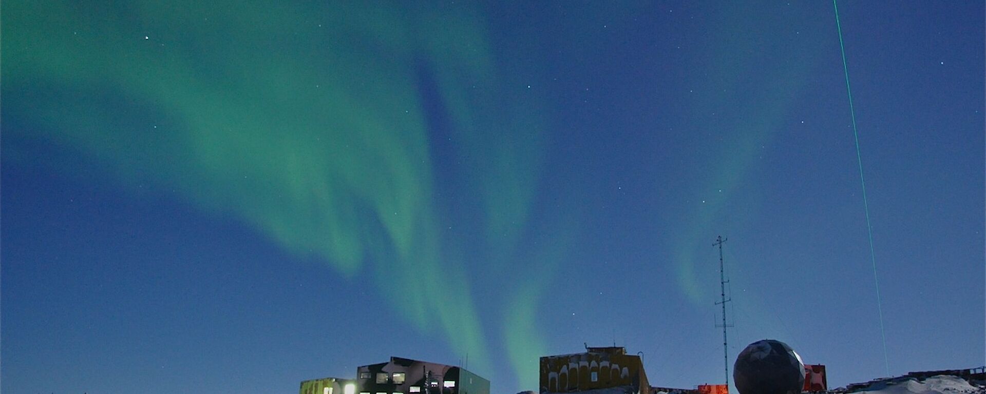 Aurora under the light of the full moon