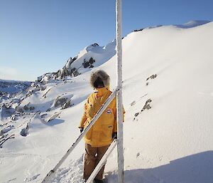 Expeditioner at Mikkelsens Cairn 2012