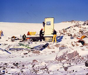 Assembling Platcha hut