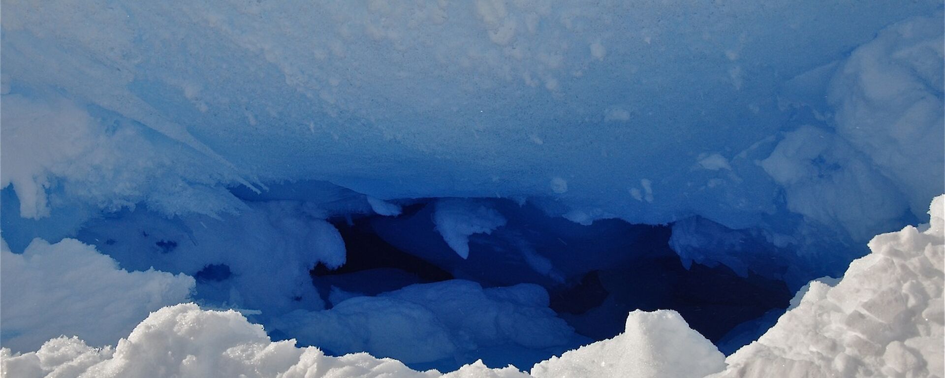 A crevasse in the Sordstal glacier