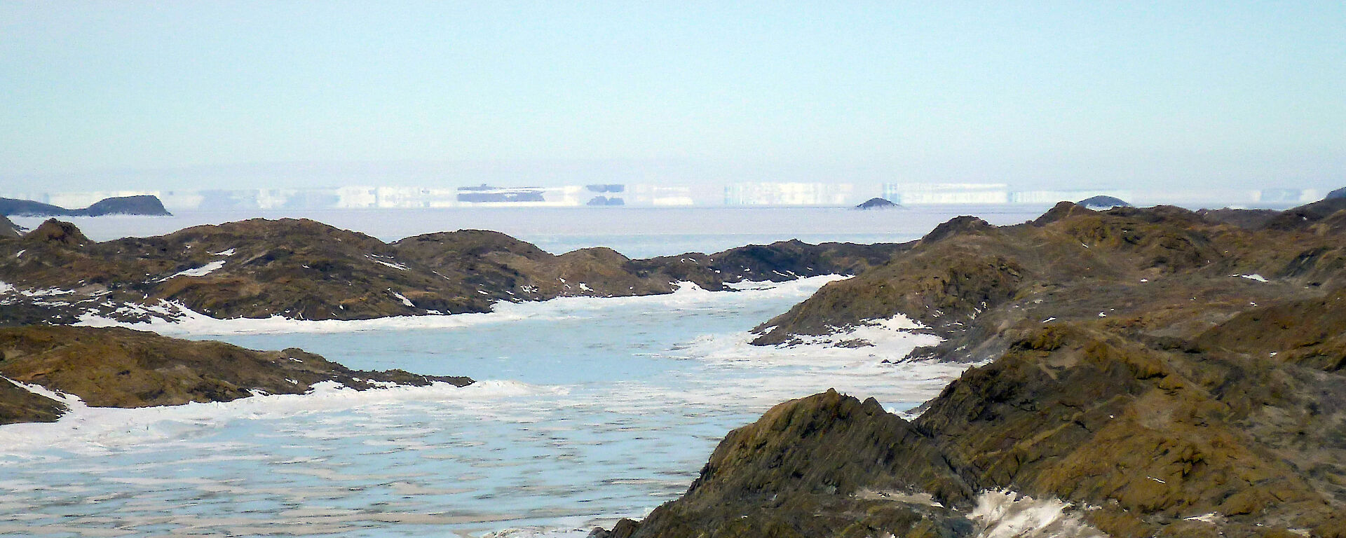 Fata Morgana on the horizon from Filla Island