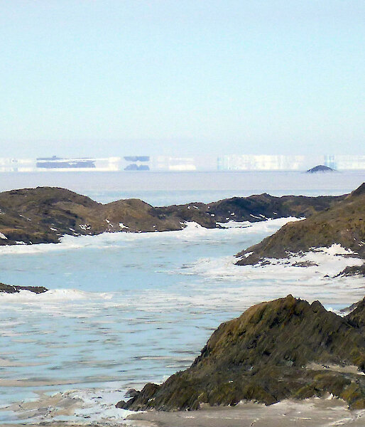 Fata Morgana on the horizon from Filla Island