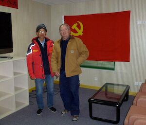 Australian & Chinese station leaders pose for a photo at Zhongshan