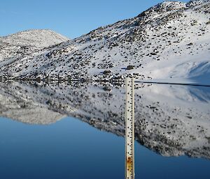 Photo of the depth gauge in Deep Lake