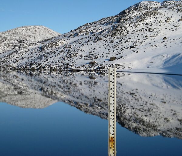 Photo of the depth gauge in Deep Lake