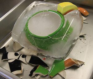 Broken Marvin mug due to the ice expanding, no more Marvin mug!