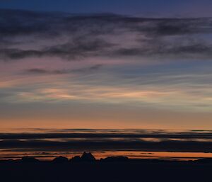 Horizon photo showing polar stratospheric cloud, 4 June