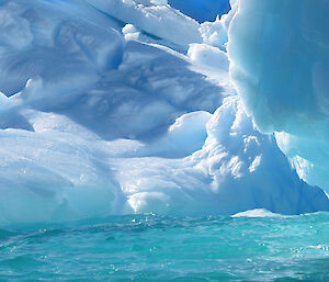 close up photo of iceberg white and blue colours
