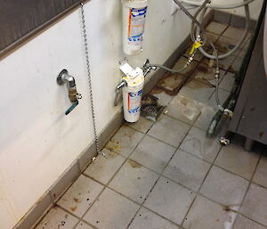 photo of grime and grease in the kitchen