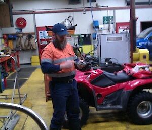 Expeditioner in field store repairing sled