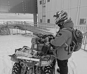 Expeditioner ready to mount quad bike