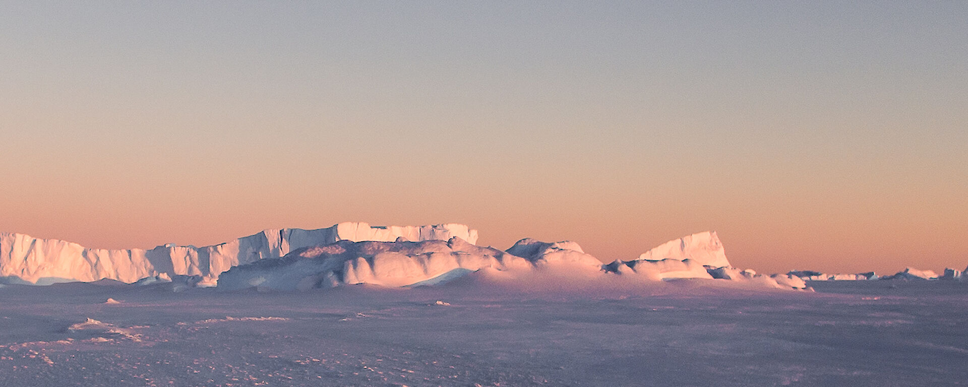 Icebergs every direction you look