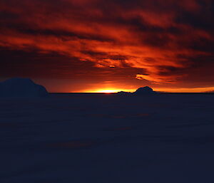 Stunning sunset amongst the sea ice and ice bergs