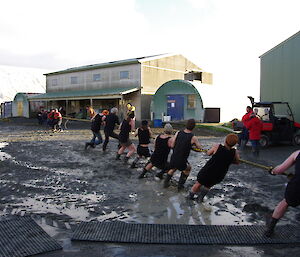 Kiwi’s v’s Aussies Game 3 expeditioner tug-a-war