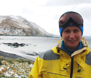 Lauren assisting Richard with giant petrel counts