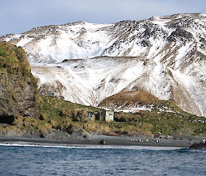 Arriving at Green Gorge with the hut seen from the boat