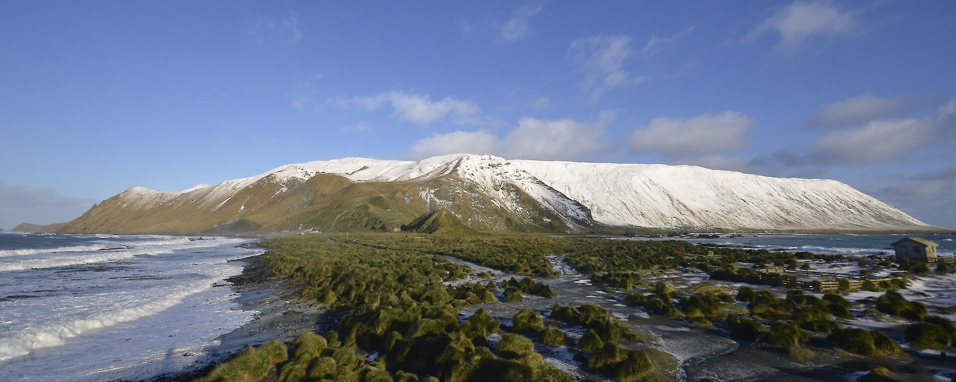 Macca winter panorama — view south of snow covered slopes