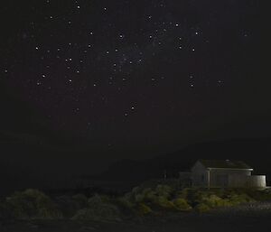 Taken from the isthmus in front of the weather office — shows the numerous stars in the southern sky. The ozone building can be seen in the right foreground