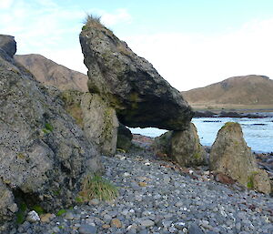 Suspended Rock on the coast near the Featherbed Track