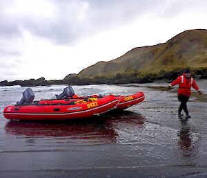 Landing at Bauer Bay: Pete tending boats