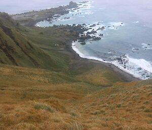 Hurd Point hut from the top of the ‘grassy jump down'