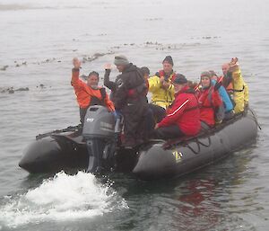 Expeditioners departing for Spirit of Enderby