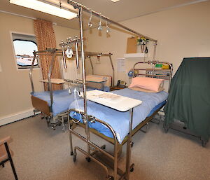 Mawson recovery ward showing two empty hospital beds