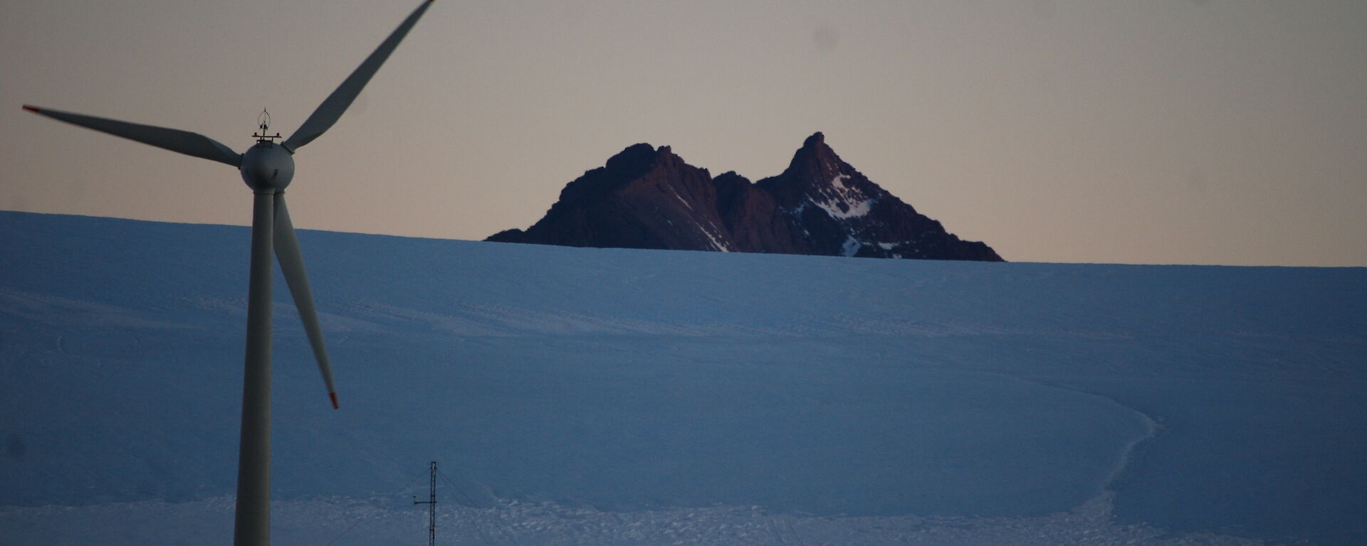 Turbine with Mt Henderson backdrop