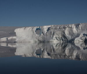 Mirror image of berg