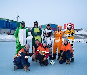 The two teams of expeditioners posing for a photograph