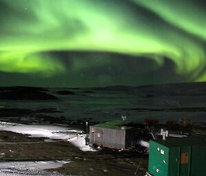 A typical Mawson aurora filling the sky with emerald green streaks of licht
