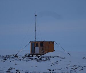 Experiment hut