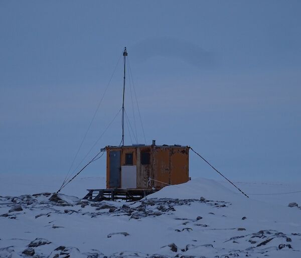 Experiment hut