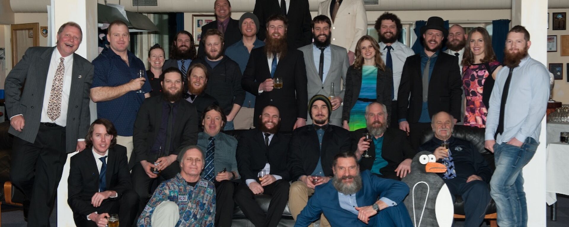 A group photo with all 27 winter expeditioners.