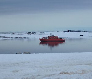 The Aurora arrives at Casey for resupply