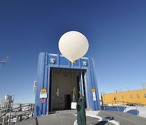 Sealy releasing an ozone balloon at Davis.