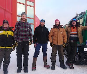Five expeditioners with green Hägg.
