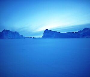 Photo of sea ice around ice bergs