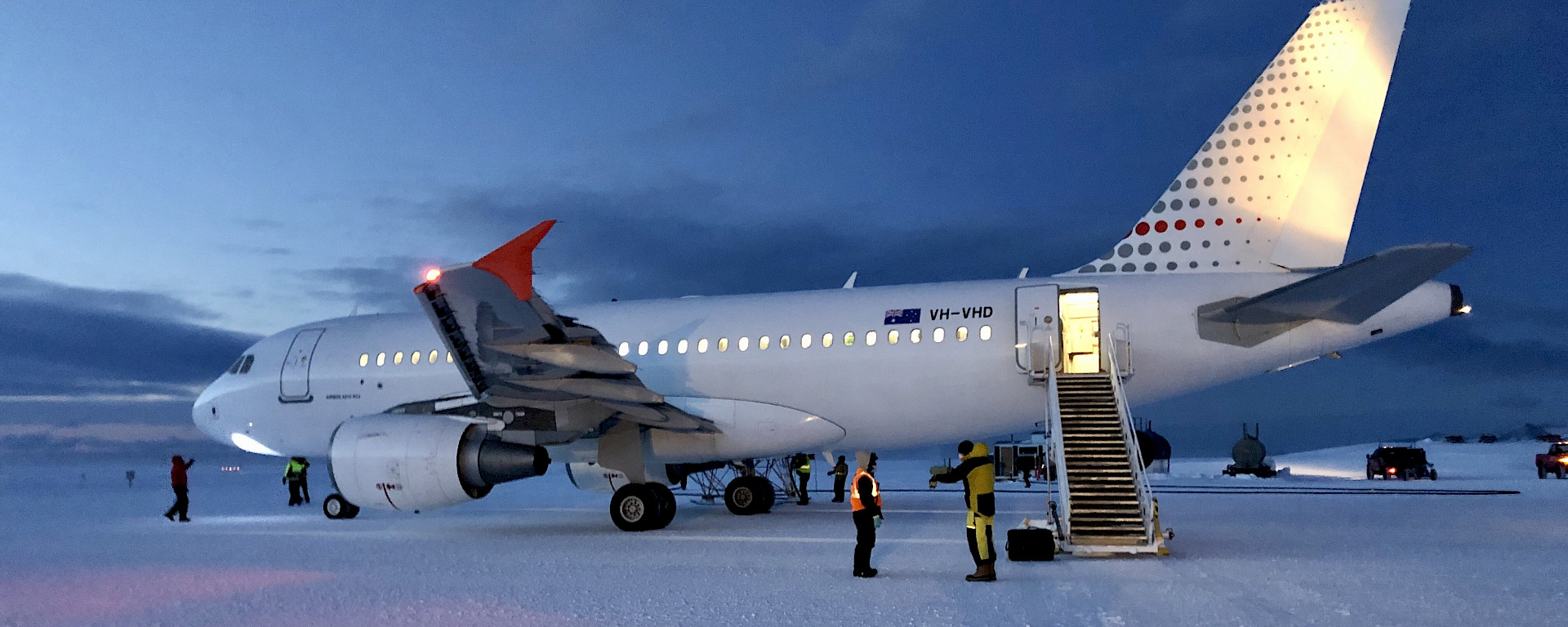 Aircraft on the ice runway